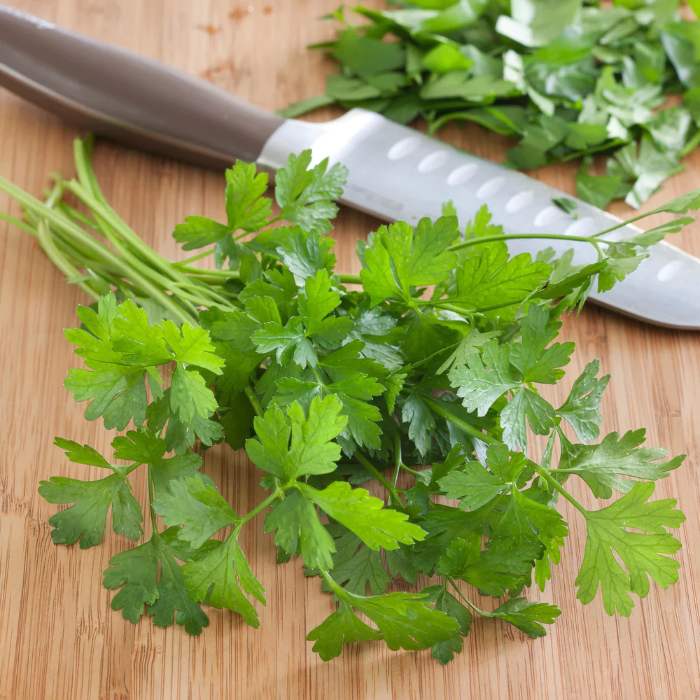 The Surprising Nutritional Value of Parsley