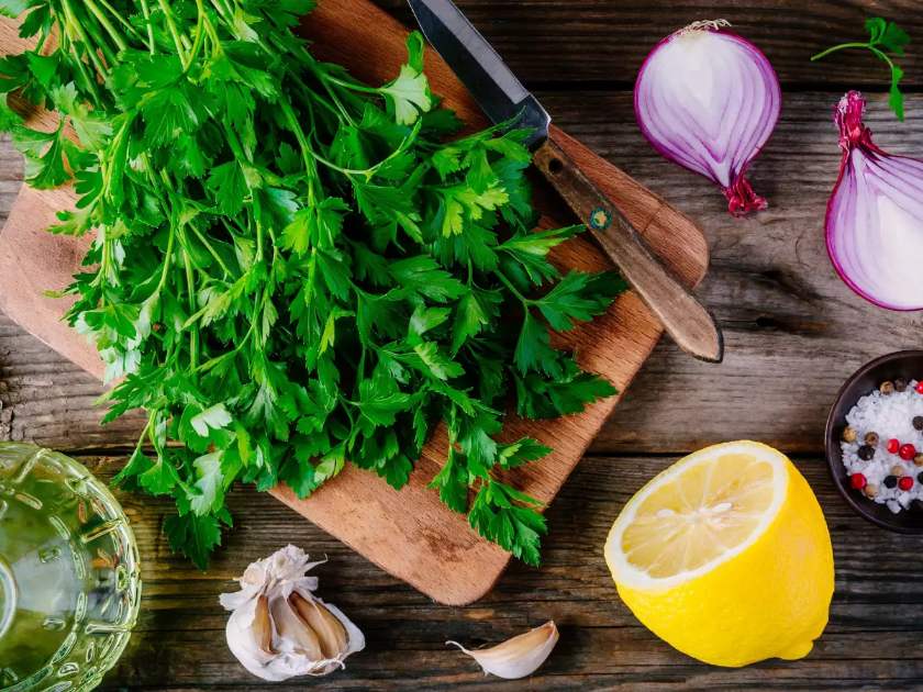 The Surprising Nutritional Value of Parsley and how to cook with it